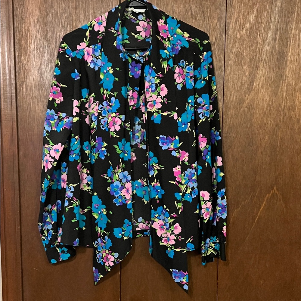 Floral  Lady Manhattan Women's Blouse with bow tie neckline button down